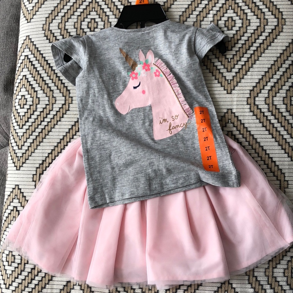 Carters tee and matching skirt